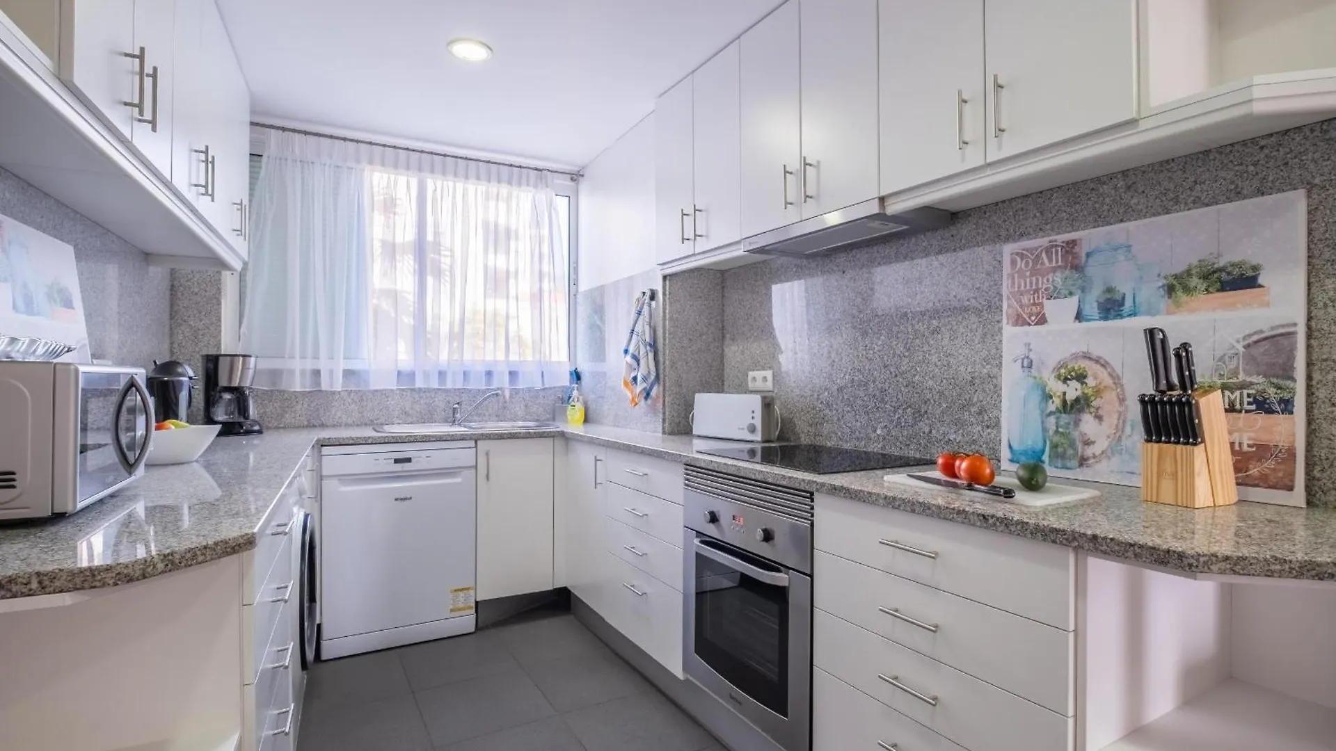 Apartamento Jasmineiro - By Wehost Funchal  0*, Funchal (Madeira) Portugal