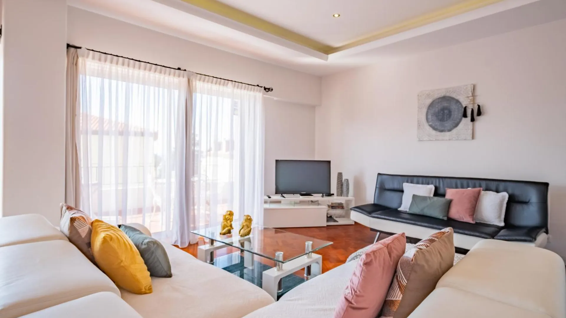 Apartamento Jasmineiro - By Wehost Funchal  Lägenhet