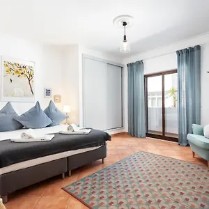 https://casa-lagosta.hotelaalgarve.com